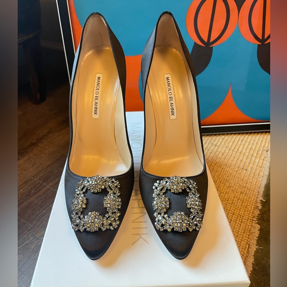 NIB Manolo Blahnik Black Satin Hangisi Heels, 40